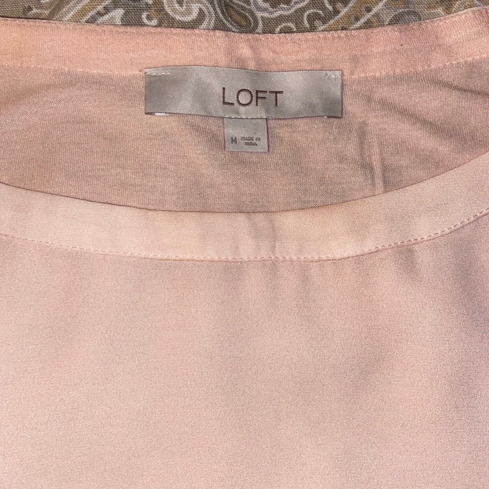 Like NEW! LOFT mixed media blouse w/ petal sleeves